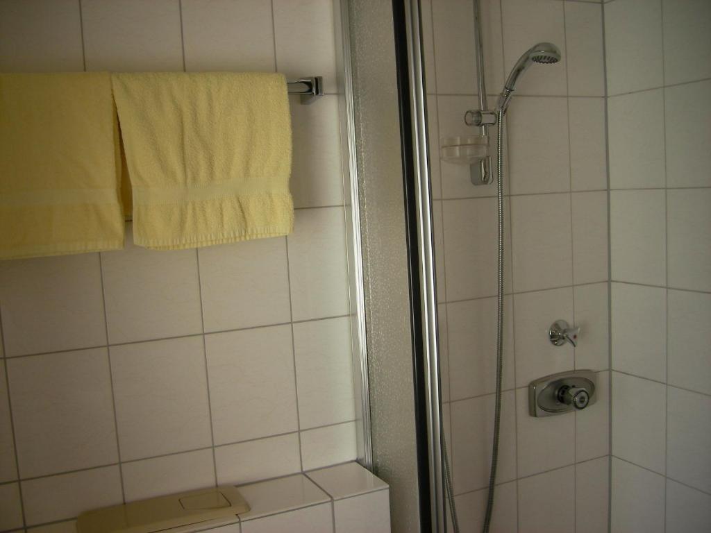Hotel Gasthaus Zum Hirschen Simonswald Quarto foto